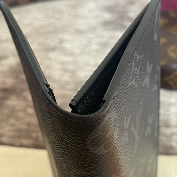 Authentic Louis Vuitton Brazza Wallet - Picture 3 of 13